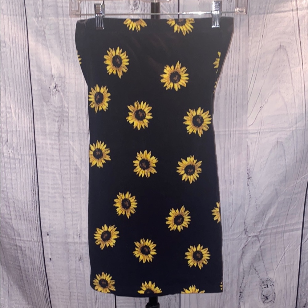 Sunflower Print Black Skirt